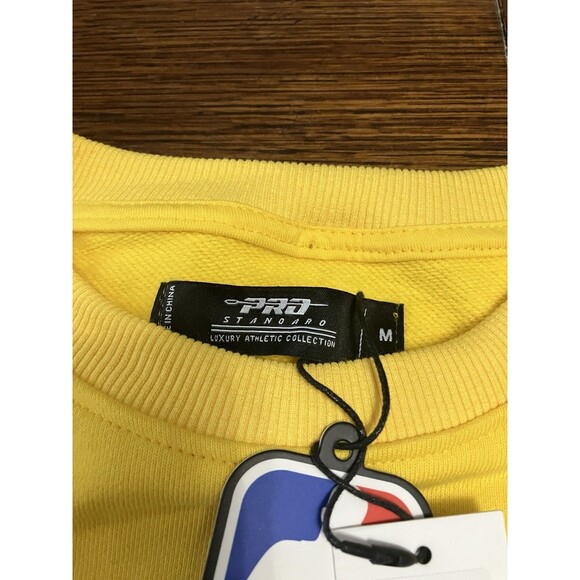 Men’s Pro Standard Size M Los Angeles Lakers Yellow Crewneck Sweater NWT NBA - Picture 5 of 6